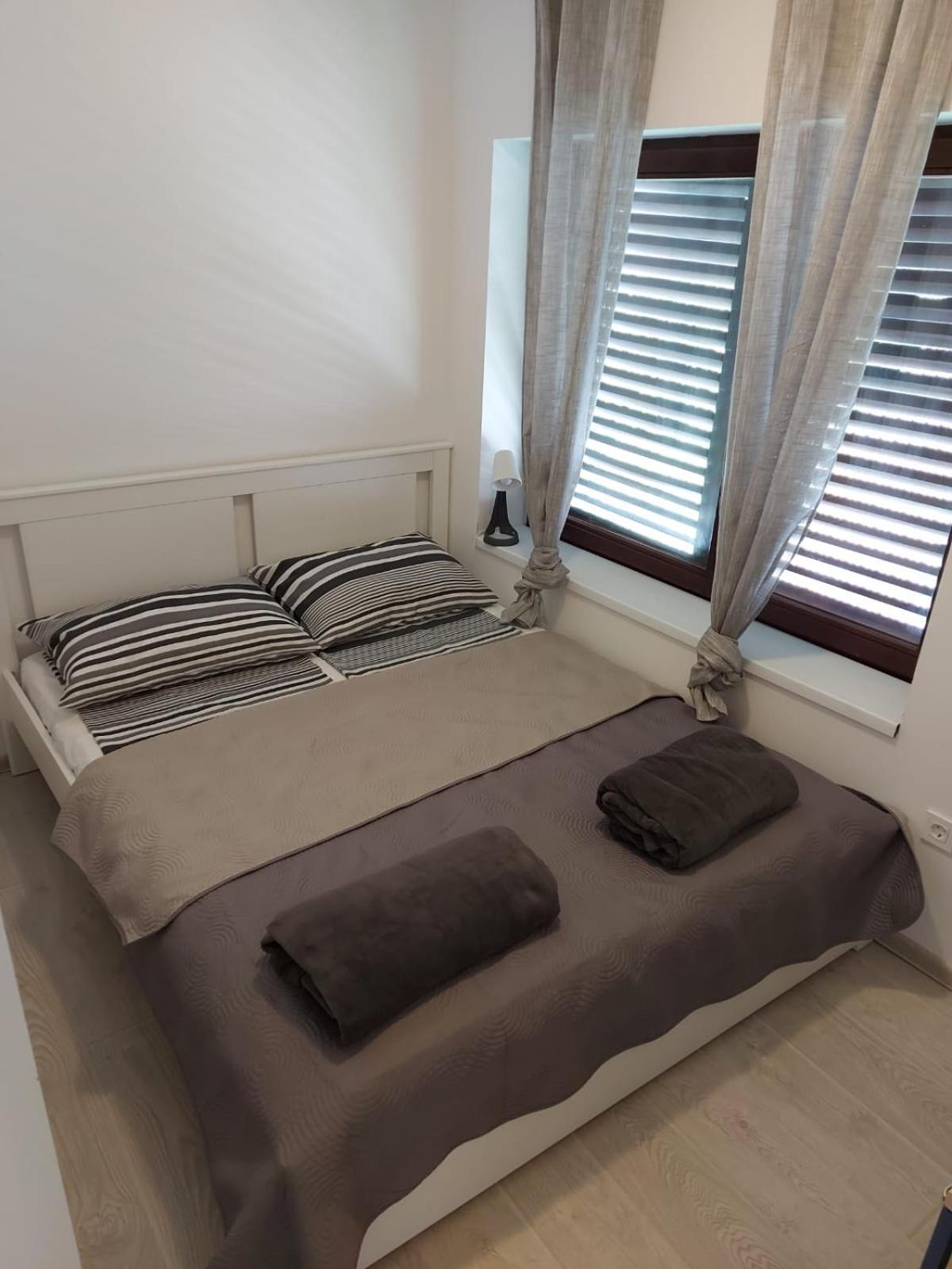 Hill Apartman - Maksimir Rebro Zagreb Værelse billede